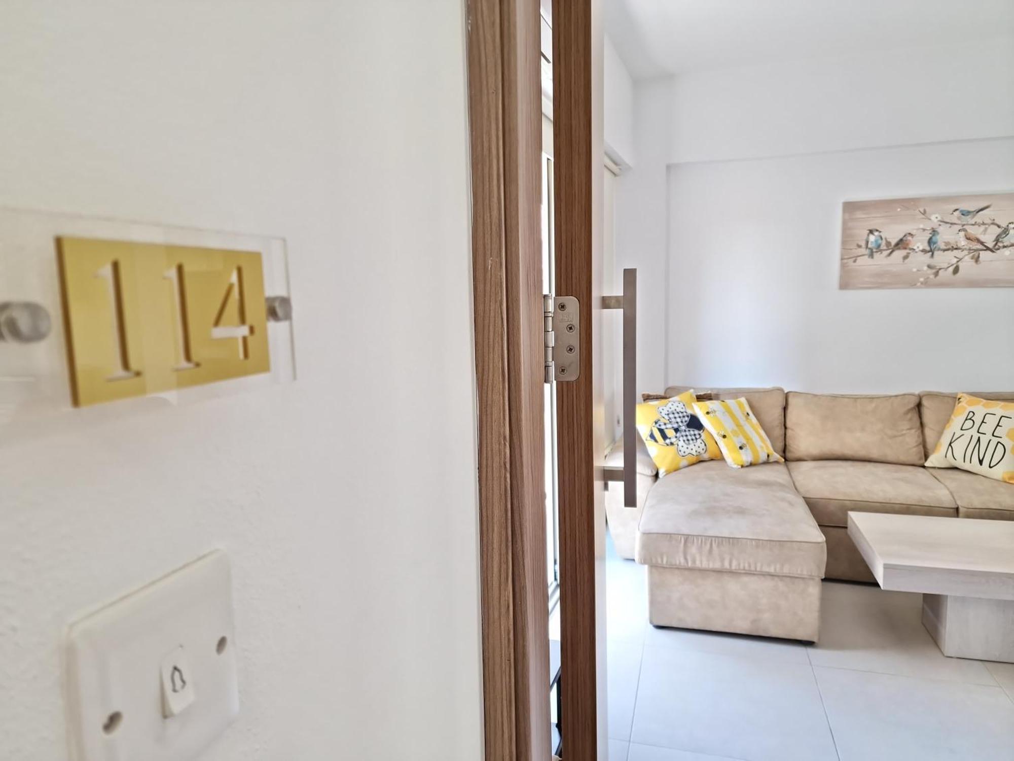 Lemon Paradise City Centre 200M From Beach Larnaca Bagian luar foto