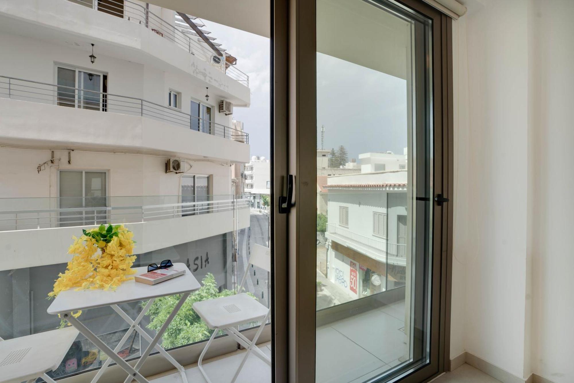 Lemon Paradise City Centre 200M From Beach Larnaca Bagian luar foto